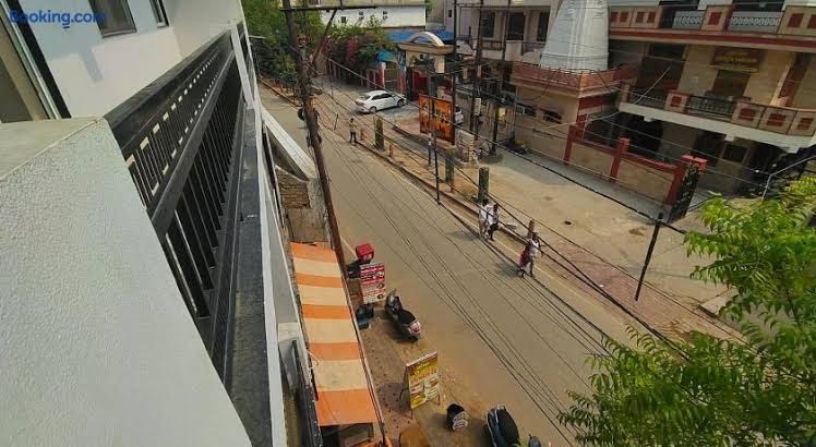 Private Balcony Overlooking Panchkula Road & Vrindavan