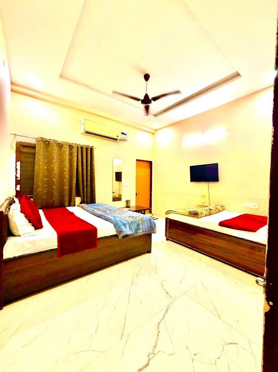 Executive Triple Room Hotel Vrinda Mohan Kunj Actual Photo